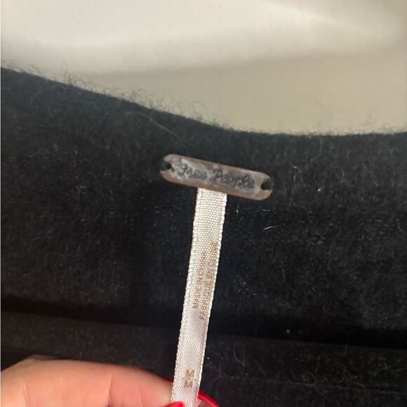 Free People Black Women's v-neck sweater size m EUC - Picture 4 of 6